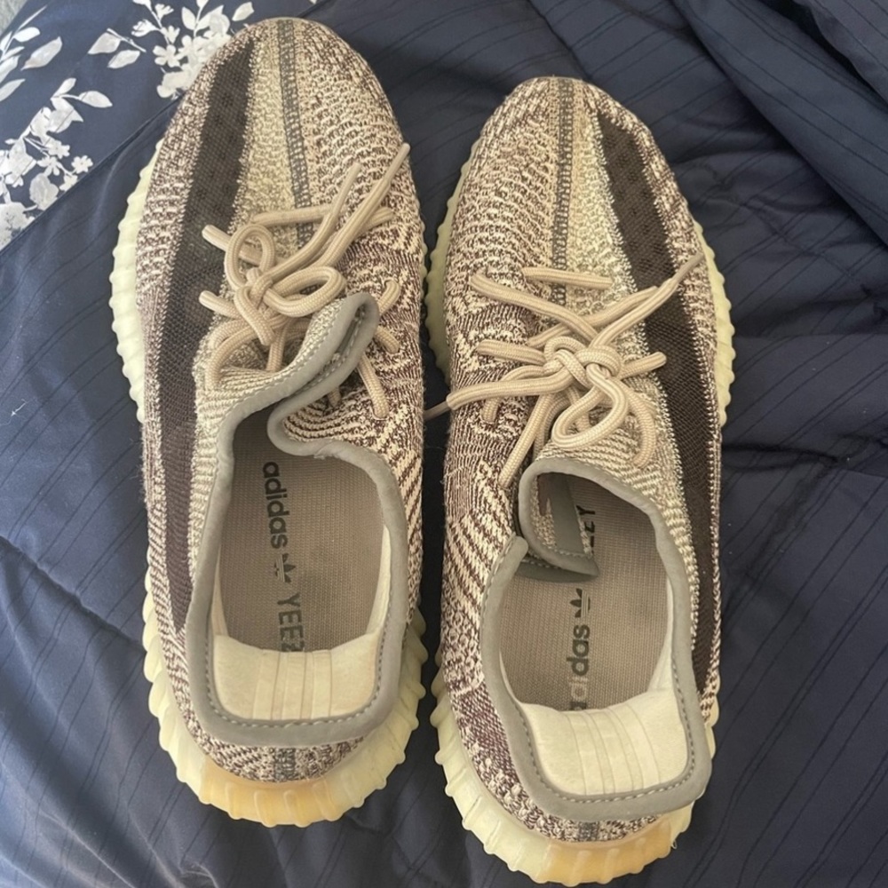 yeezy boost 350 v2 zyon